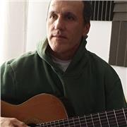 Profesor de Guitarra y Piano para principiantes e intermedios